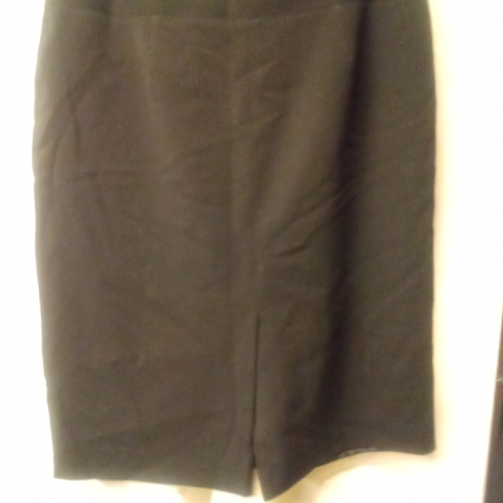 Rafaella black skirt with slit and zipper side.